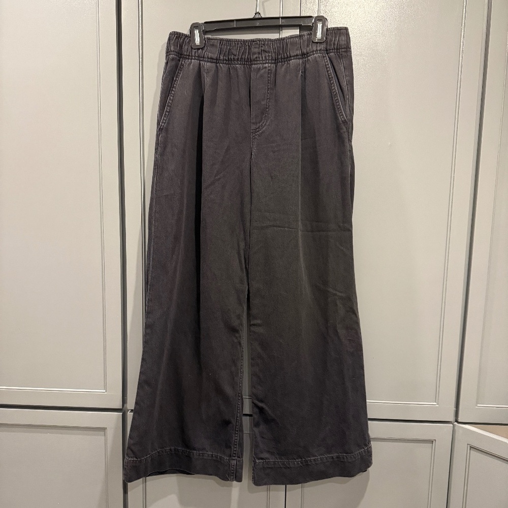 Gap black jeans, size M